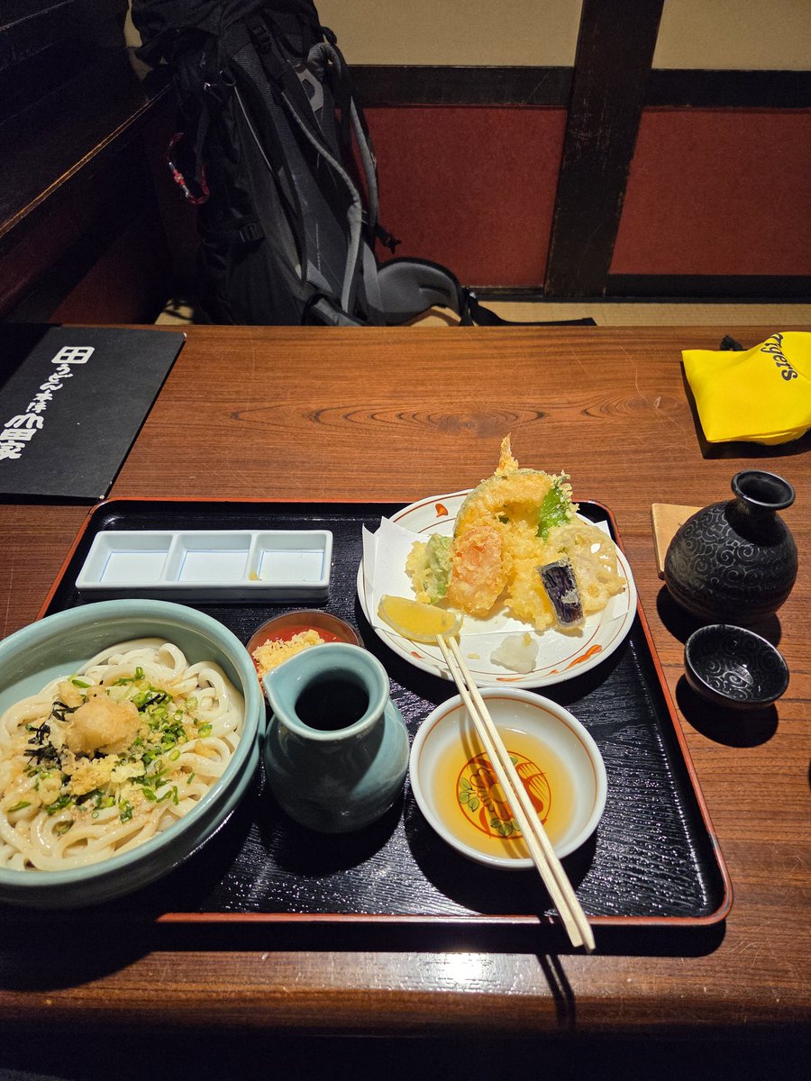 そのまま山田屋へ！
うどんもうまいが
天ぷらもうめえし
熱燗が来ますわー
#ざつ旅