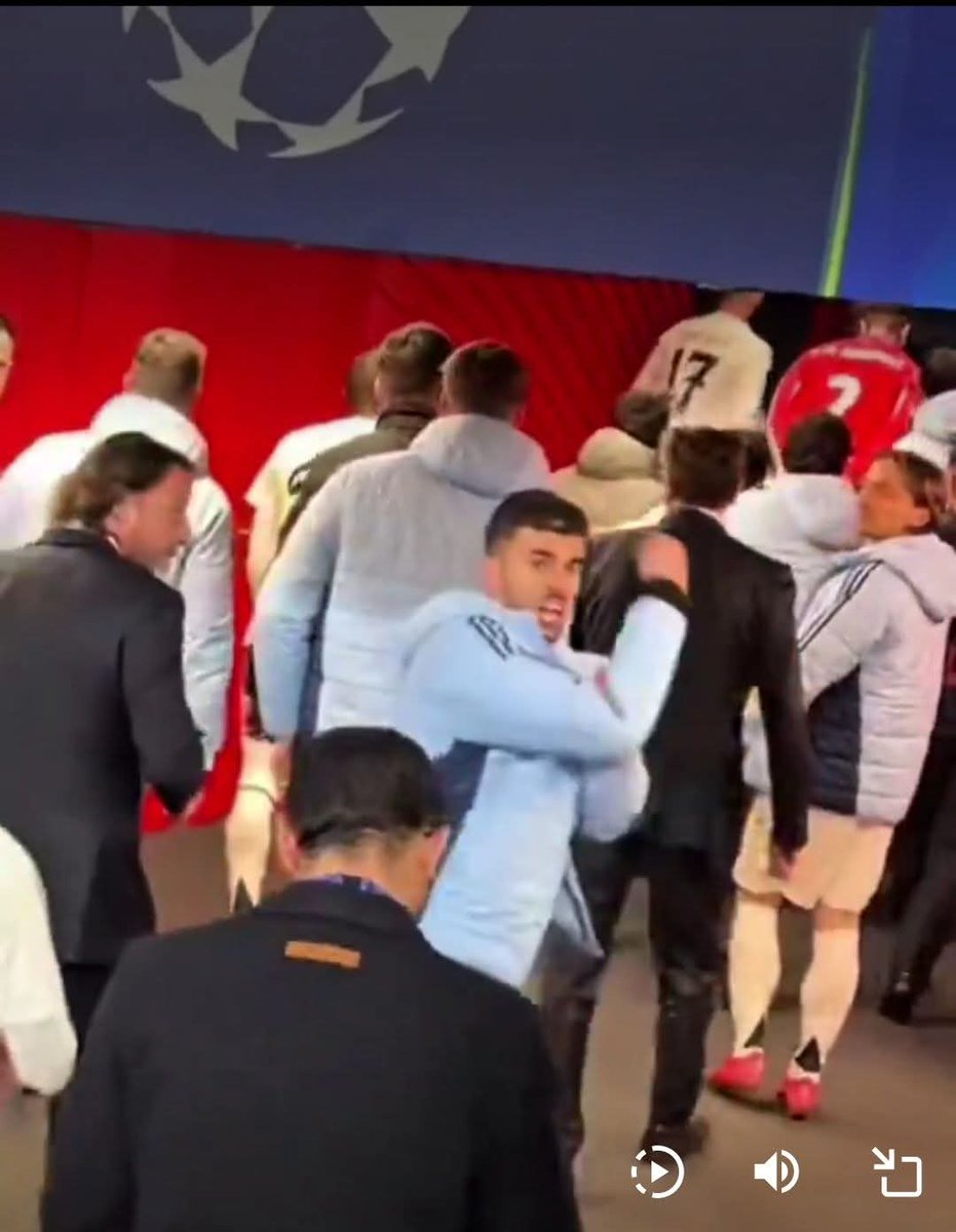 Ahora está gentuza va a de digna. Son el mal y todo lo que ello representa.