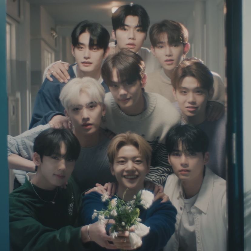 hyxxnu_'s tweet image. 눈을 떴을 때 곁에 있을게