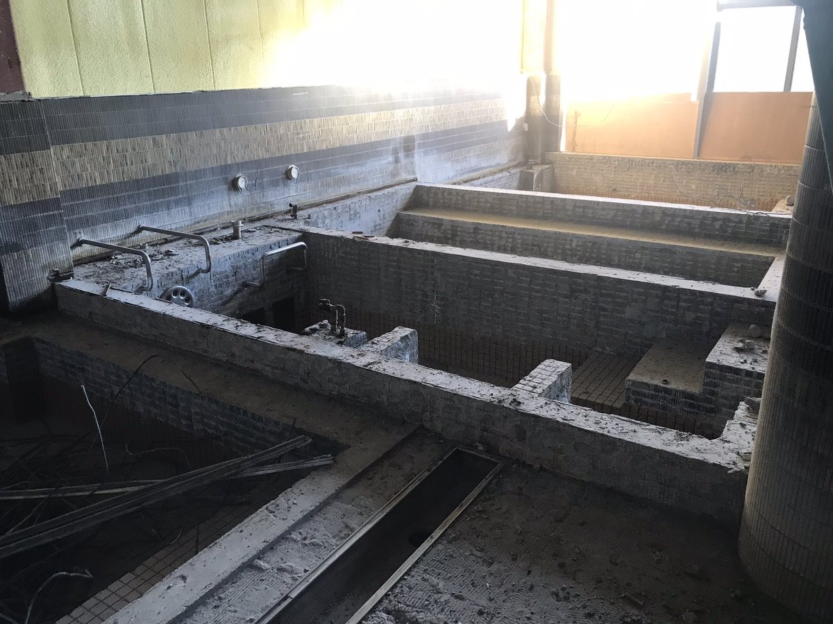 misatoonsen2026's tweet image. 【工事進捗】解体工事編⛏️🪚👷‍♂️👷‍♀️
昨日より更に解体が進んでおります♨️😊♨️

さてどうなるでしょうか♨️😊♨️
#みさと温泉
#温泉
#サウナ
#水風呂
#天然地下水
#群馬県
#高崎市 
#箕郷町
#ぐんまちゃん
#楽久屋
#COCOFURO+