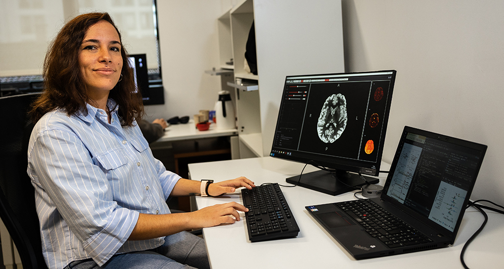 Entrevista a la científica sevillana <a href="/JaraCarcel/">Jara Cárcel Márquez</a>: “Sólo el 10% de los #ictus tiene un origen puramente genético”
Investiga sobre las causas de esta enfermedad en busca de tratamientos personalizados
+info >> acortar.link/K8LVpF
#SevillaHoy #ciencias #salud #investigación