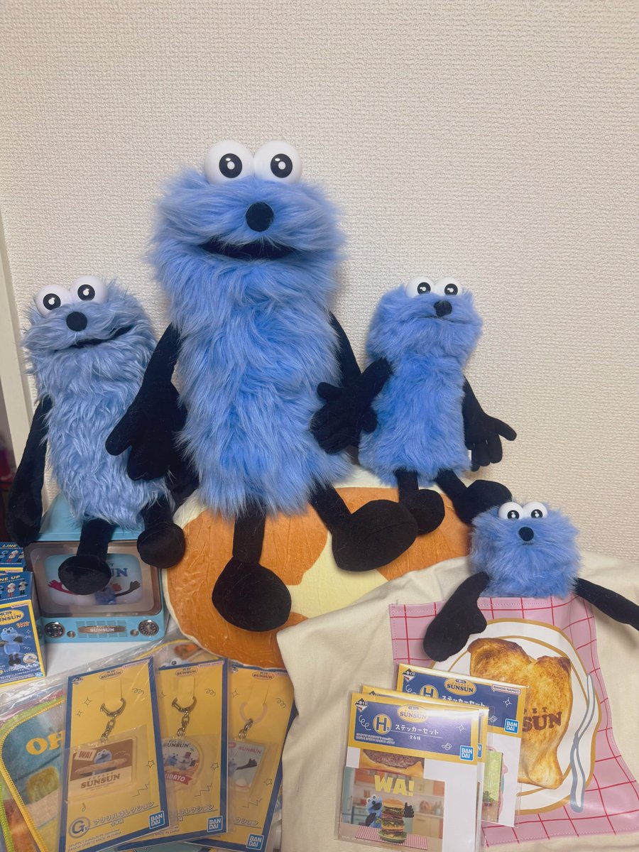 j19ttp's tweet image. スンスン一番くじ
残り10個ちょいでラストワン AとBが残っていたのでぜんぶ買わせていただいた……(   ᐕ)❕
保管用も考えたらダブりもぜんぶうれしい❕