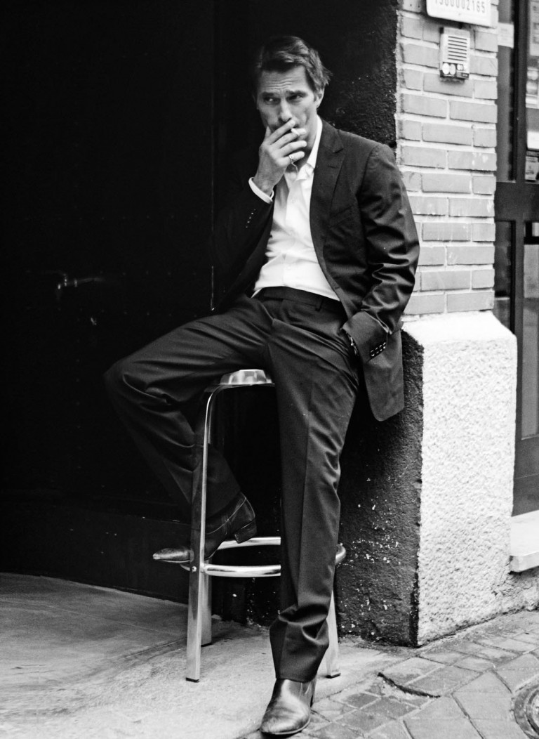 Cómo negociar cualquier precio a la baja (10 tácticas psicológicas):

HILO 🧵

Táctica 1: El retroceso

Cuando digan el precio, reacciona de forma visible.