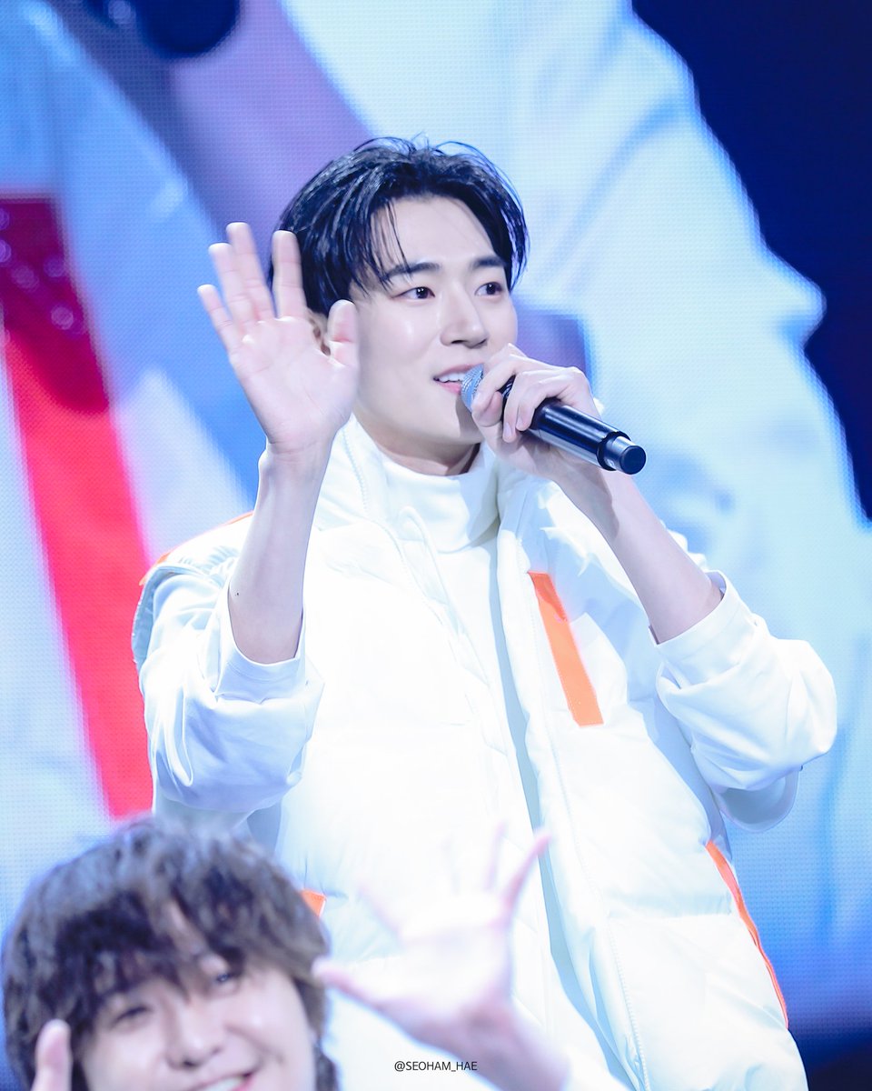 SEOHAM_HAE's tweet image. 260104 박서함 팬미팅
[𝘚𝘦𝘦 𝘺𝘰𝘶 𝘢𝘵 10:28]

화이트 솸🤍
#박서함 #PARKSEOHAM