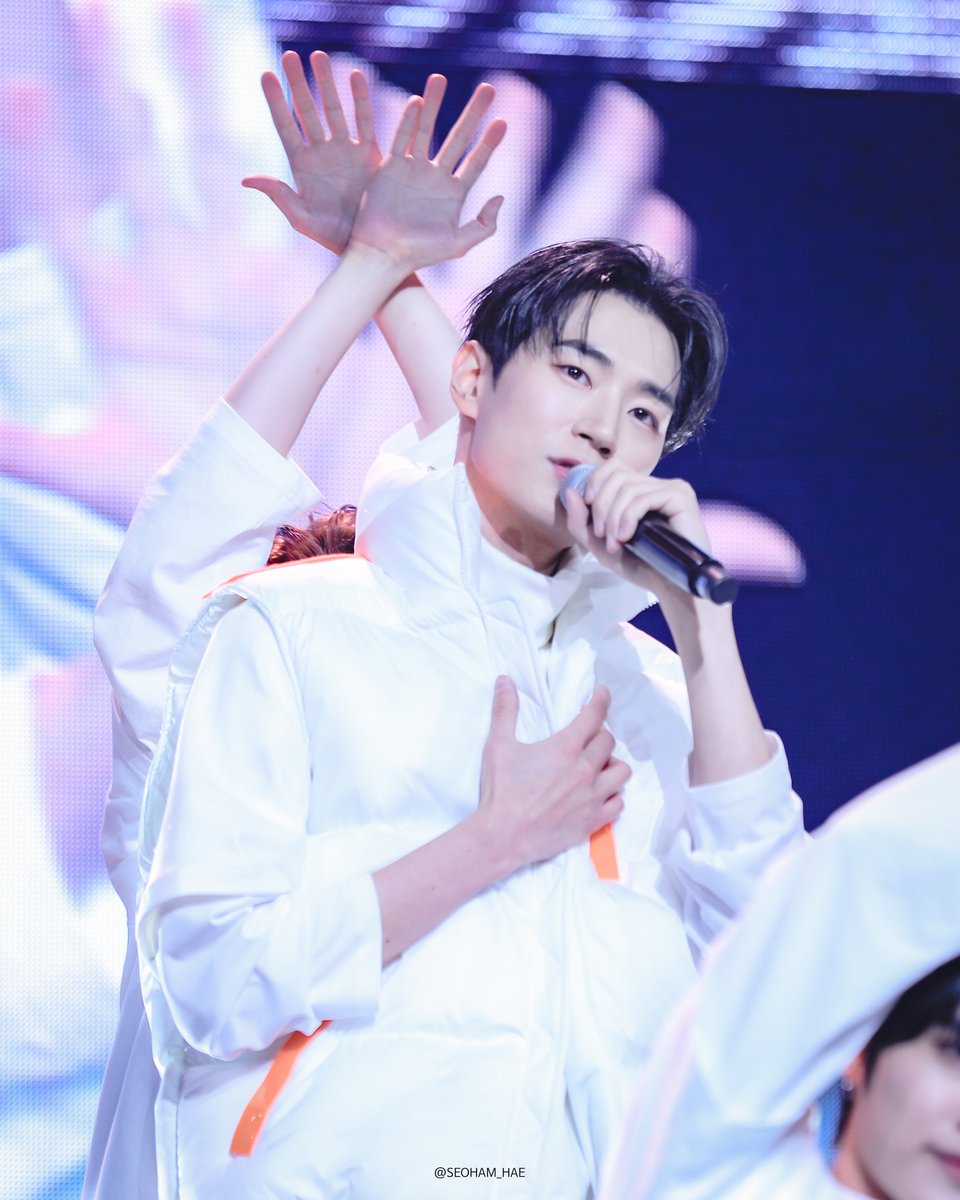 SEOHAM_HAE's tweet image. 260104 박서함 팬미팅
[𝘚𝘦𝘦 𝘺𝘰𝘶 𝘢𝘵 10:28]

화이트 솸🤍
#박서함 #PARKSEOHAM