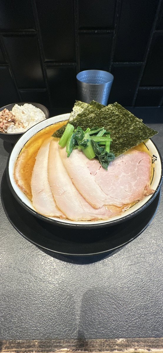 achikoru's tweet image. 今年初ラーメンは飛粋、武蔵新田。

とにかく全部美味しかったってことしか覚えてない😇