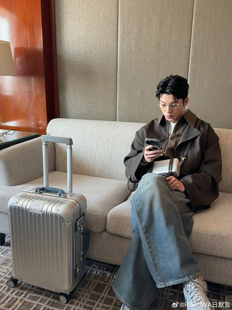 리모와에서 허광한 거울 셀카를 주네