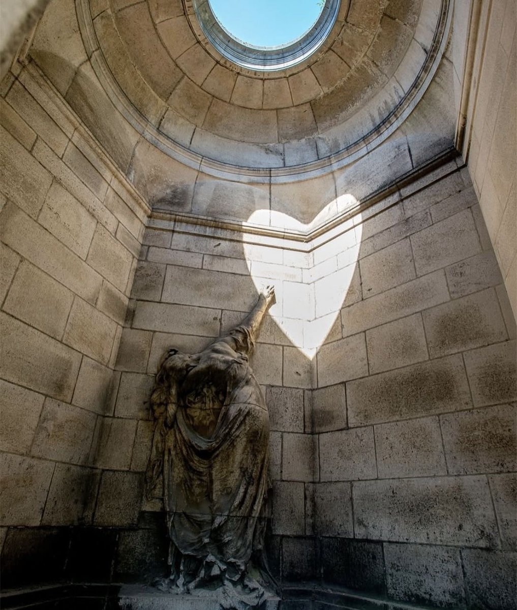 lopedetoledo's tweet image. Cuando los arquitectos insistimos en que la luz es otro material con el que se construye, no lo decimos por decir. De verdad.