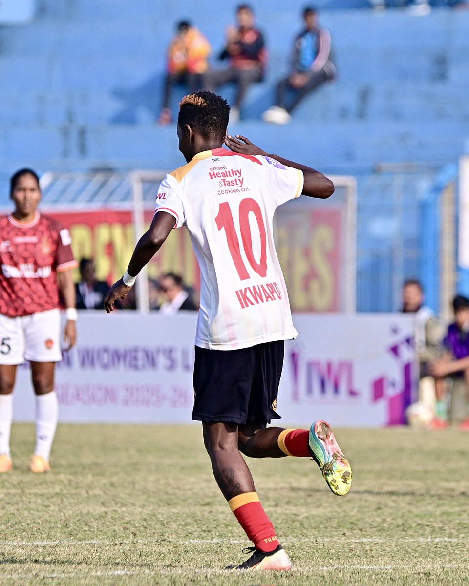 GOOOAAALLLLLL | Fazi breaks the deadlock! 🤩

1️⃣-0️⃣ 🆙

#JoyEastBengal #IWL #MoshalGirls