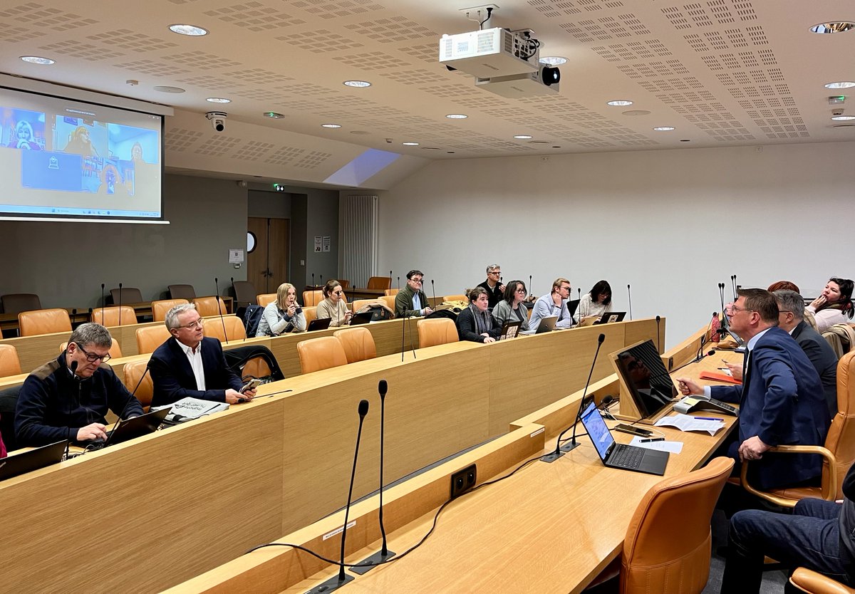 Nouvelle cellule de crise ce matin. Merci à ⁦<a href="/BertrandLefranc/">Lefranc Bertrand</a>⁩ et aux équipes. La mobilisation a été forte cette nuit.
⁦<a href="/VilleCherbourg/">Ville de Cherbourg-en-Cotentin</a>⁩