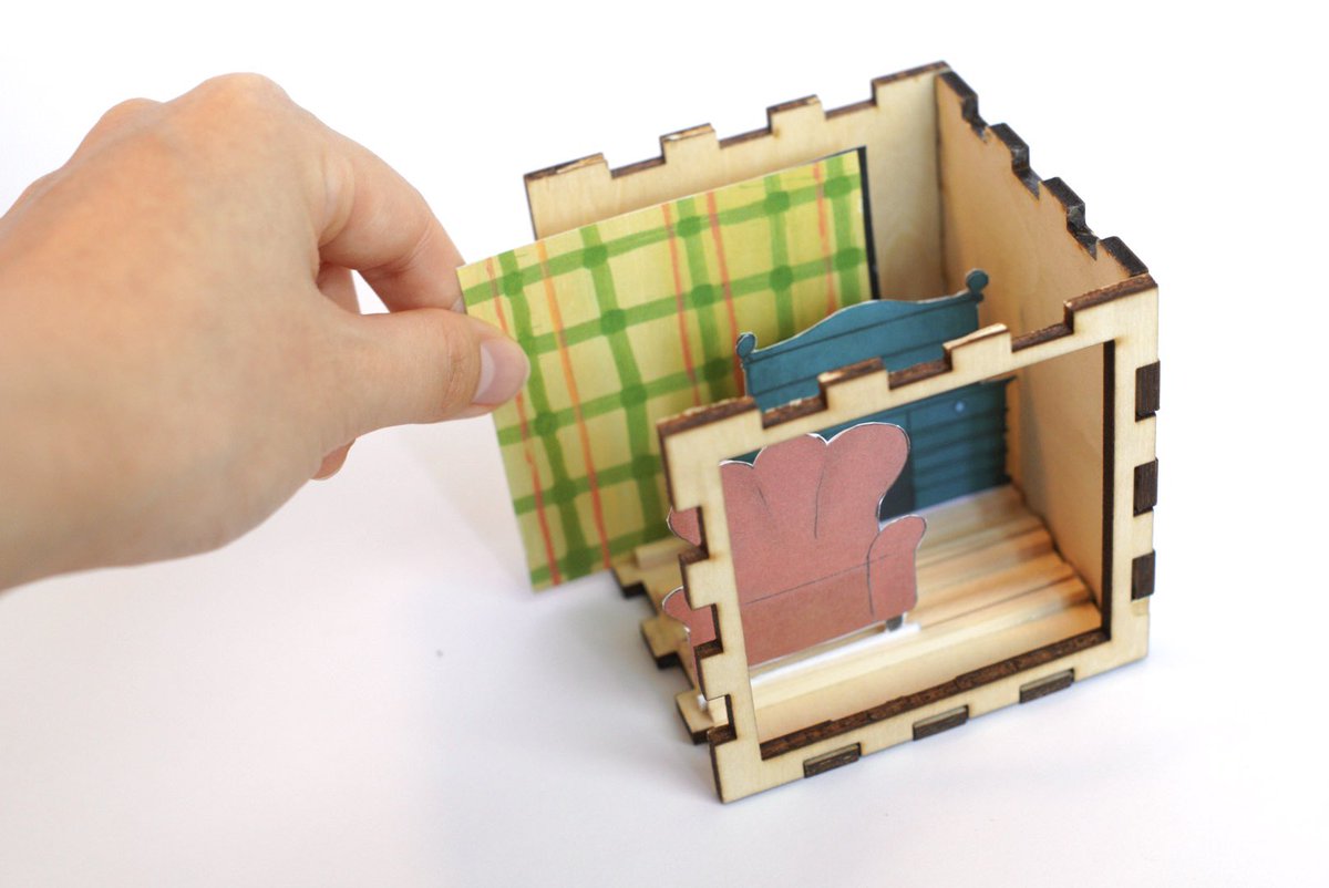 _NUM_00's tweet image. お題に合わせて家の模様替えをするおもちゃを作った🏠