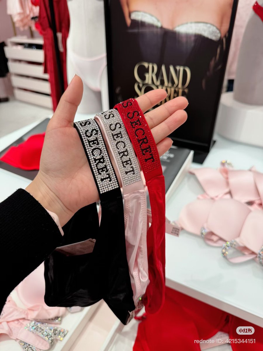 Sehwii_'s tweet photo. Victoria’s secret ที่ยังเปิดรับตอนนี้ 💭

🚨 กรุณาอ่านรายละเอียดที่เธรดก่อนสั่งซื้อนะคะ 🚨
— ของแท้ 100% ช็อปจีน 🇨🇳 กดจากเว็บ ไม่ได้ไปหิ้วเองนะคะ —

สั่งซื้อ dm / line ( link @ bio )
🥕 Preorder รอของ 2-3 week https://t.co/QVrMJoPOon