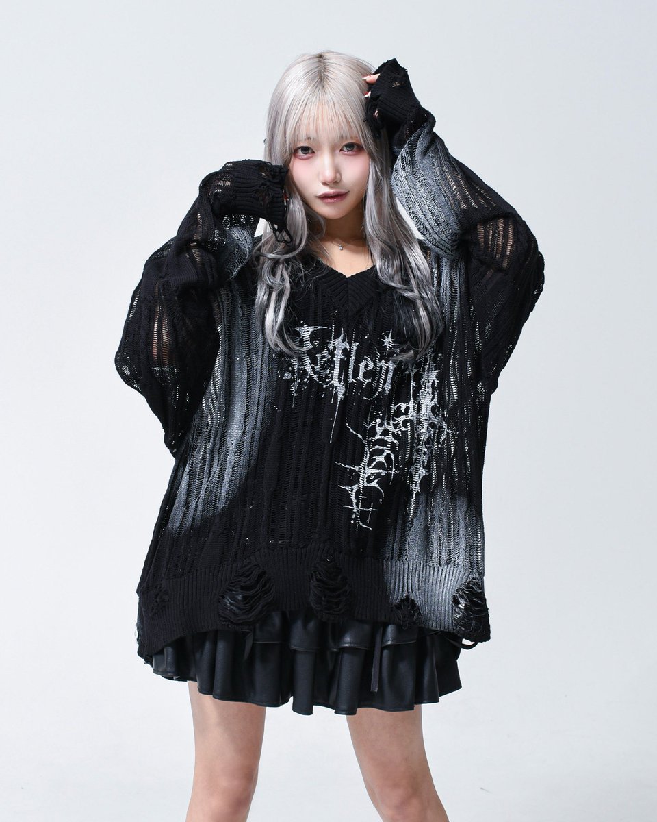 👁‍🗨REFLEM(レフレム) NEW ARRIVAL 顔料加工ダメージニットPO ¥11,880