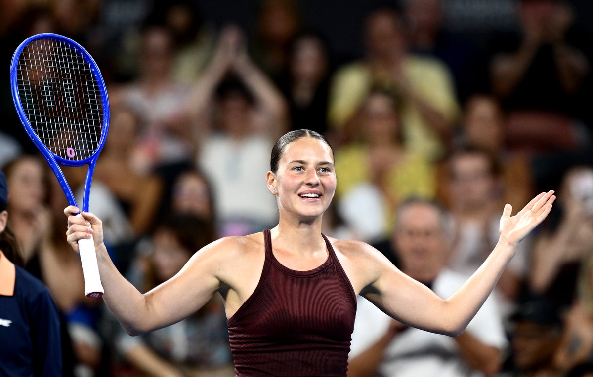 TheTennisLetter's tweet photo. Kostyuk d. Mirra Andreeva 7-6(7) 6-3

Another massive win for Marta

In her last match, she beat #3 Anisimova

Today, she knocks out the world #9

She was so aggressive today & played this match entirely on her terms. 

✅1st Brisbane SF
✅Back to back top 10 wins
✅3-0 in 2026

She’s on a mission in 2026. 

🇺🇦💙