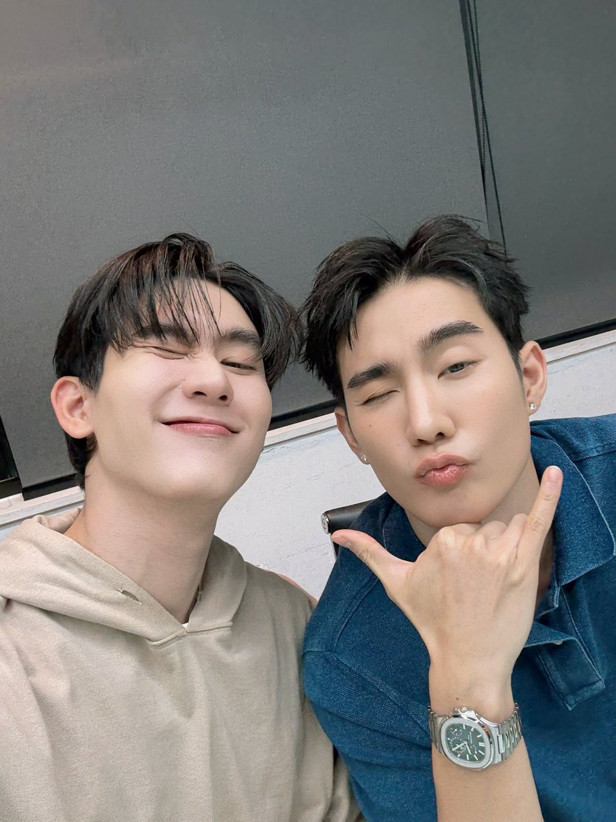 แอดมินซีรีส์หล่อ บอกต่อค๊าาาา 🎻🎼

FORCEBOOK MOS EP5
#MelodyOfSecretsEP5