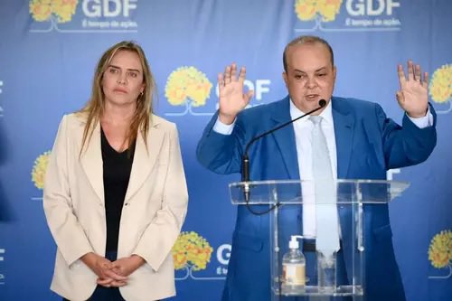 BrunnoMeloCBN's tweet image. Após falar em 'cinto apertado', Ibaneis diz não haver 'perspectiva de melhora da economia' do DF.

A conta não está fechando. O governo que agora atrasa os pagamentos para o Hospital da Criança, alegando falta de recursos, é o mesmo que defendia a compra furada do Master pelo…