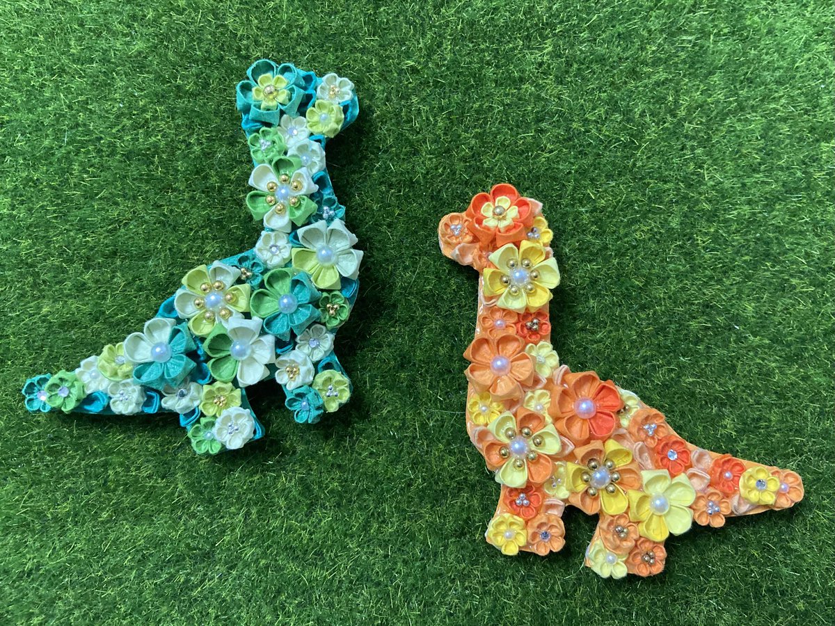 su08_19's tweet photo. ブラキオサウルス🦕

〇〇な人びと。企画展1/23.24
へ納品します🥰

インスタライブでの販売も
されていますので是非フォローをしてチェックしてみて下さい👀✨

Instagram↓
@oo.na.hitobito

#折り紙でつまみ細工 #折り紙 #つまみ細工 #ハンドメイド好きな人と繋がりたい #恐竜 #ブラキオサウルス https://t.co/WzIPxd6HbU