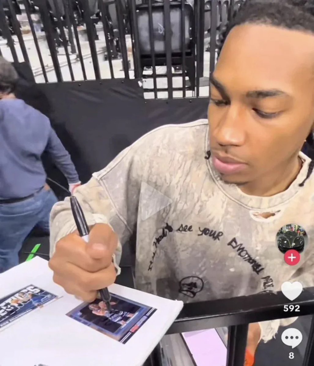 el_budget's tweet image. 