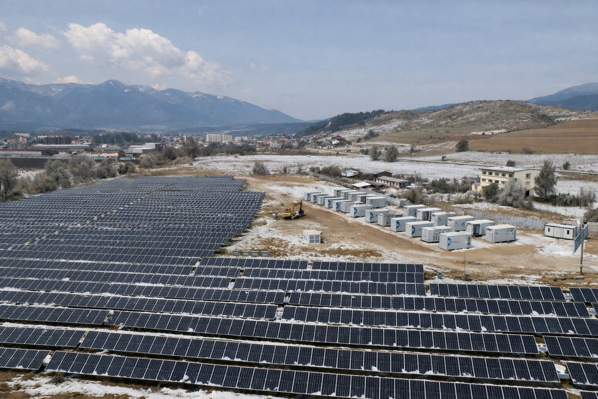 EstatePartner_'s tweet image. ⚡️ Når vintervejr afslører energisystemets begrænsninger

De seneste dage har endnu en gang vist, hvor følsomt energimarkedet kan være i vinterperioder.

I Tyskland nåede systembalanceringspriserne op omkring €1.600/MWh, og i det sydlige Sverige så vi priser helt op til…