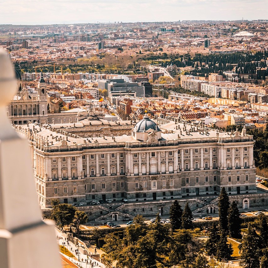 PuertaToledoH's tweet photo. 😎Da igual de donde vengas, #Madrid te hará sentir como en casa.😀  https://t.co/Mp3mHmGsgN  #HotelMadrid #HotelMadridCentro #EscapadasMadrid #HotelEncantador #VisitMadrid #MadridEstáDeModa https://t.co/2tF9m4b0Xz
