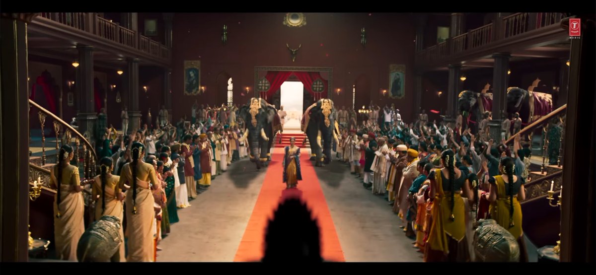 El_arkaa's tweet photo. Hypnotization lo struggle ayyi overcome chesnapudu ee sequence and takeoff was bang on..something you wouldn’t expect from Maruthi🔥 #TheRajaSaab https://t.co/vaOj2LMsgW