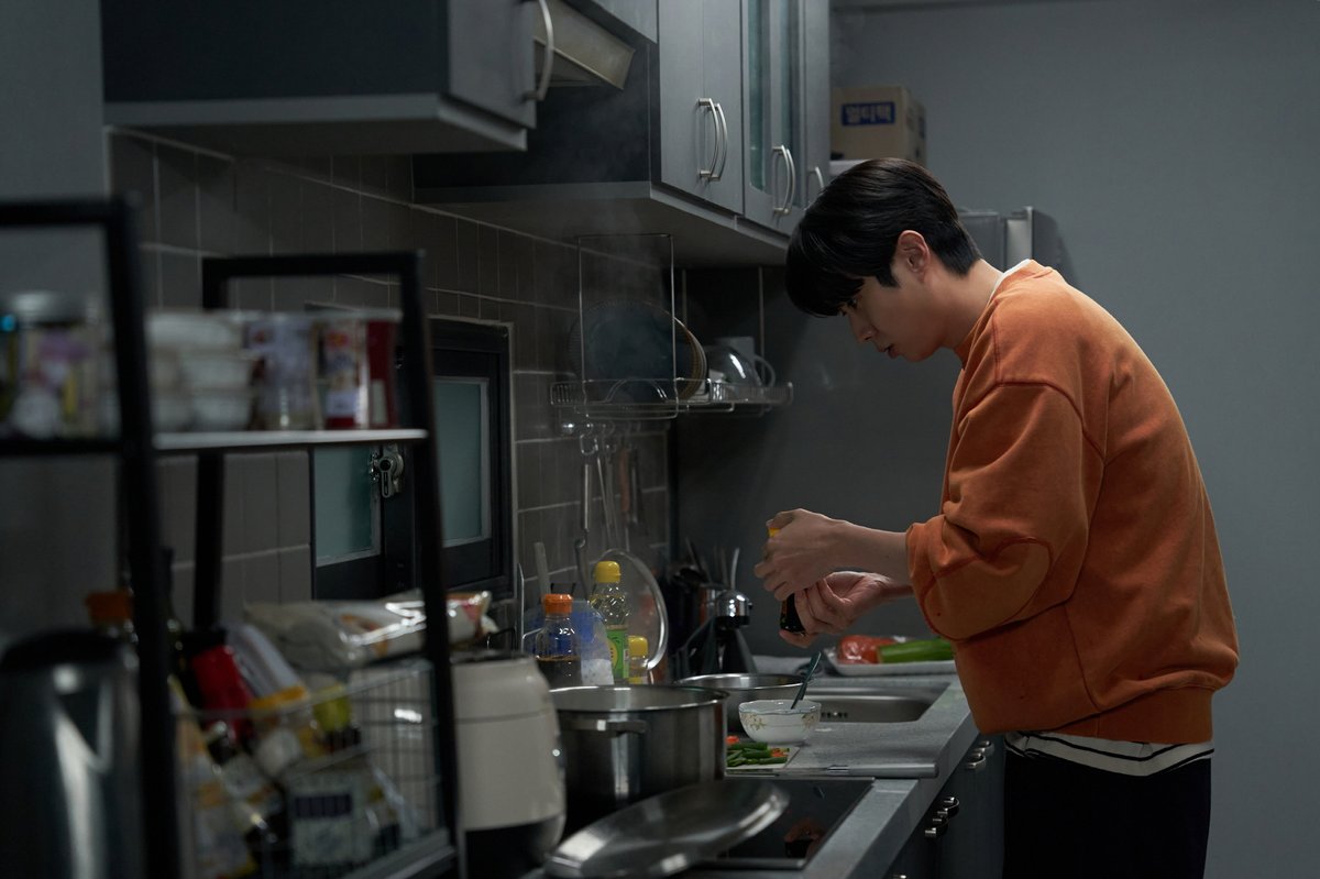 카운트다운을 피해 고향 떠나 서울로..🥹

누구에게도 말할 수 없는 비밀이 생긴
<넘버원> '하민' 최우식 캐릭터 스틸 공개!