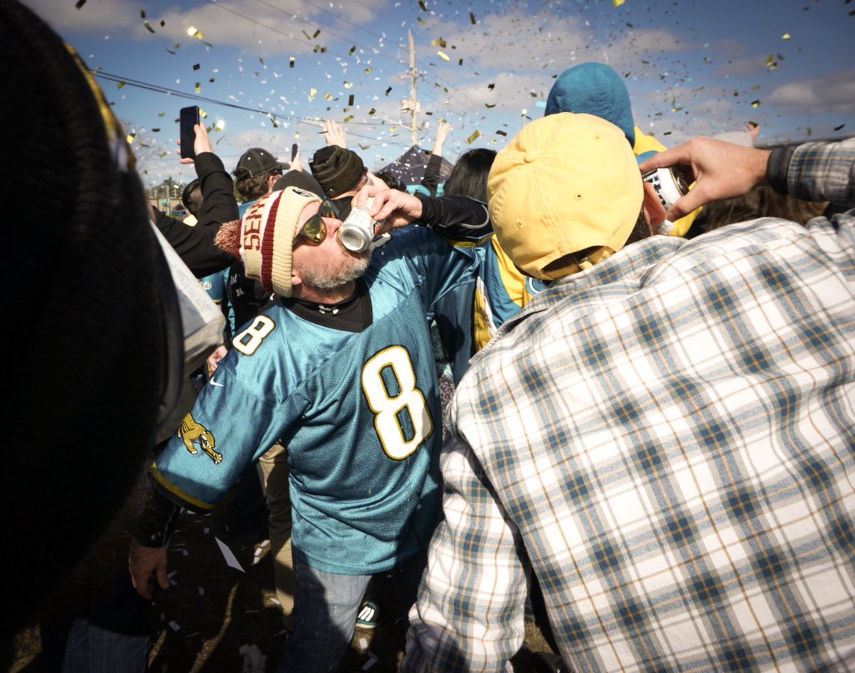 bsalt's tweet image. Bring back the confetti !!