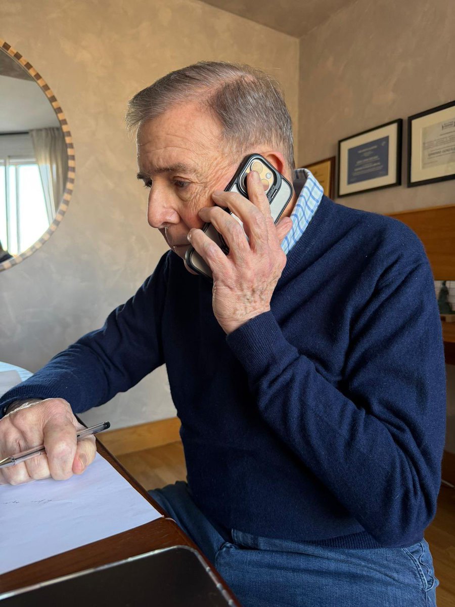 Quiero informar que tuve una conversación telefónica -duró 17 minutos- con el presidente del Gobierno de España, Pedro Sánchez, sobre la situación de Venezuela.

Le manifesté que la liberación de los presos políticos venezolanos no puede ser selectiva y además debe ser