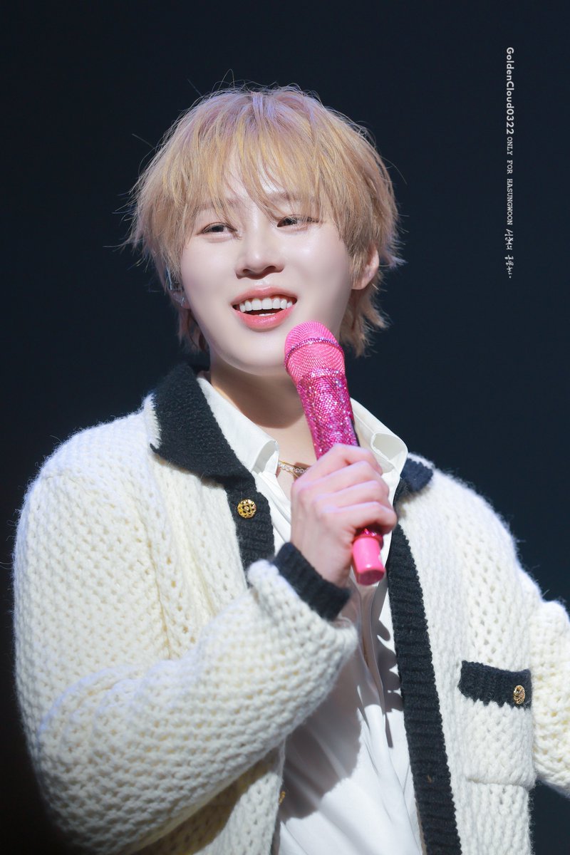 251230
하성운 팬미팅 Tell The World

복슬복슬 행복 강아디 🐶❤️

#하성운 #HASUNGWOON #Tell_The_World <a href="/gooreumseng/">하성운</a>