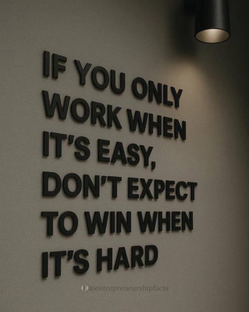 LockrRoom tweet media