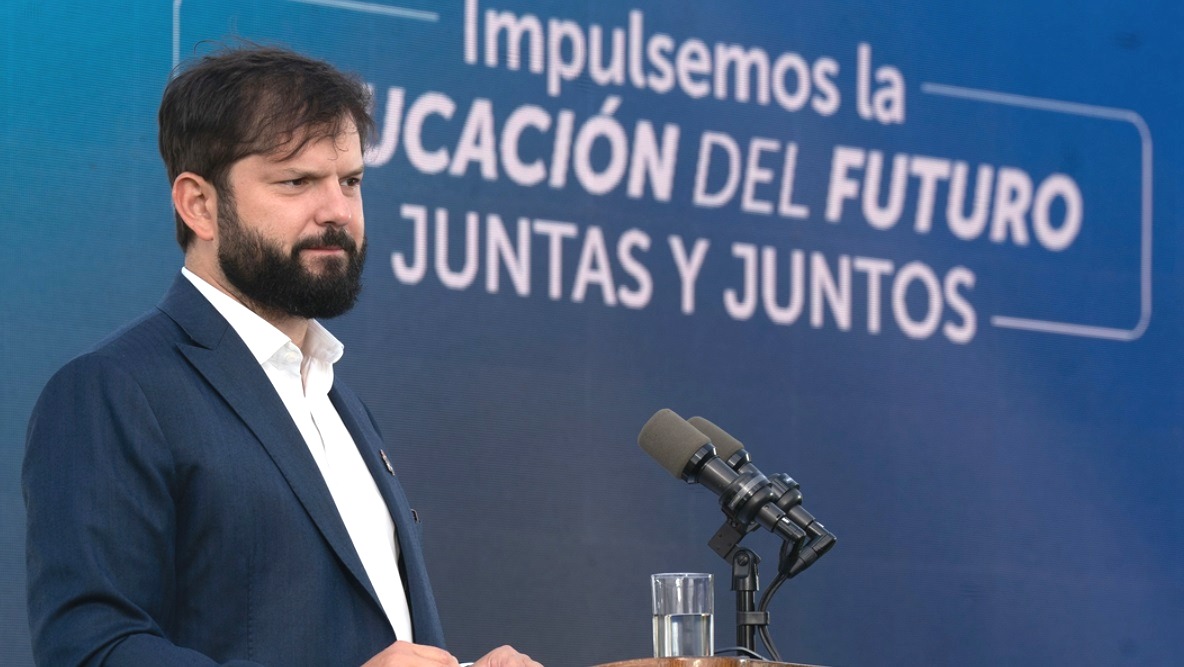 GAMBA_CL's tweet photo. INDECENTES: Tras destruir la educación pública el Frente Amplio busca eliminar el SIMCE para esconderlo
https://t.co/Fu80S0Djx0 https://t.co/nDowxvAMsK