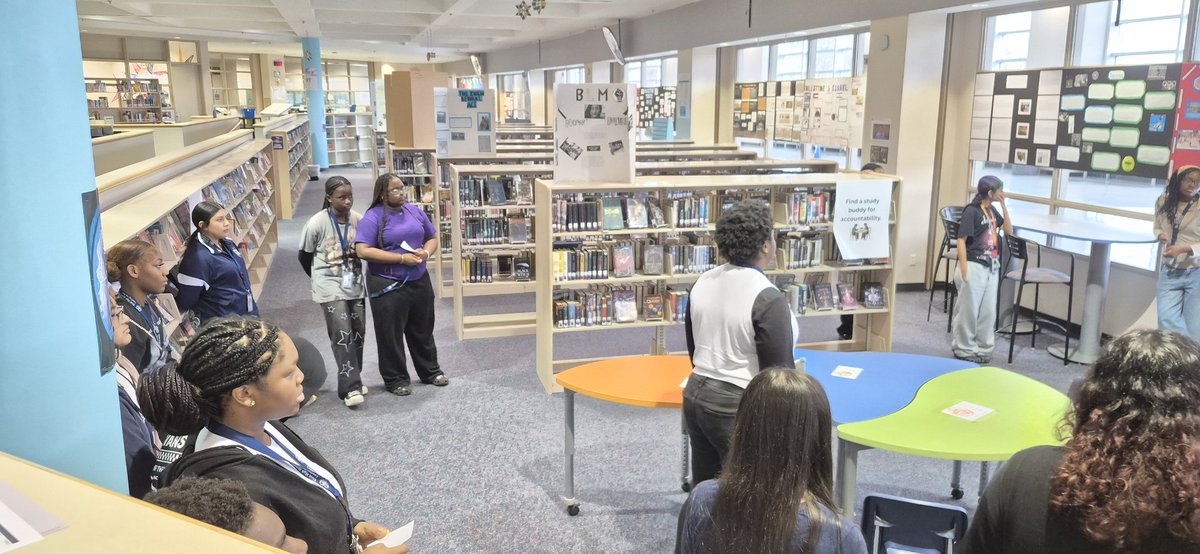 ElsikNGCRams's tweet photo. Distance Learning Orientation with facilitators to review best practices to support student progress and success! #timemanagement #organization #studygroups #planning #collegeready #habits @ElsikRamsRead @Laneisha_Davis1 #leadingtheway100 https://t.co/vLINNhF6Nv