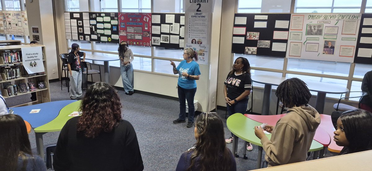 ElsikNGCRams's tweet photo. Distance Learning Orientation with facilitators to review best practices to support student progress and success! #timemanagement #organization #studygroups #planning #collegeready #habits @ElsikRamsRead @Laneisha_Davis1 #leadingtheway100 https://t.co/vLINNhF6Nv