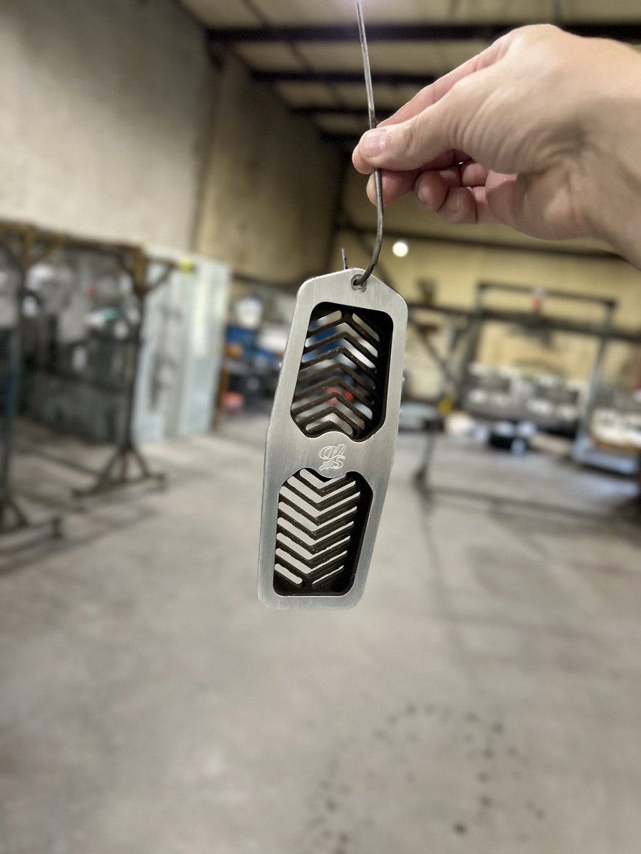 randpllc's tweet photo. Brushed and metallic bronze waiting on the candy gold top coat!
#powdercoating #polishing #ceramicpolishing #ceramiccoating #rims #dallas #dfw #restoration #chevy #lugnuts #production #refinishing #jeep #harley #wheelwednesday #forgedwheels #chrome #wheels #liftkit #corvette #ftw https://t.co/ARoHkKCWwo