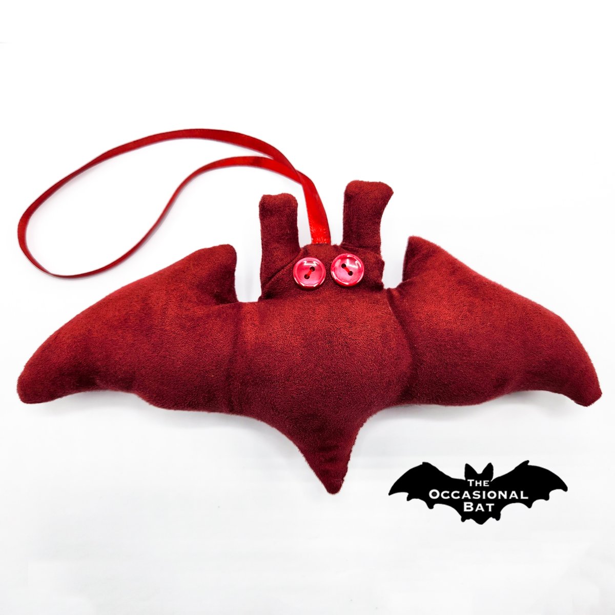 OccasionalBat's tweet image. This bat ornament will add a touch of spooky elegance to your decor. Perfect for those who love a little flair with their fright! Hang it, flaunt it, or gift it—just don’t let it fly away! 🦇 #HomeDecor #HalloweenVibes #Batty #theoccasionalbat #handmade 🦇 theoccasionalbat.etsy.com/listing/443200…