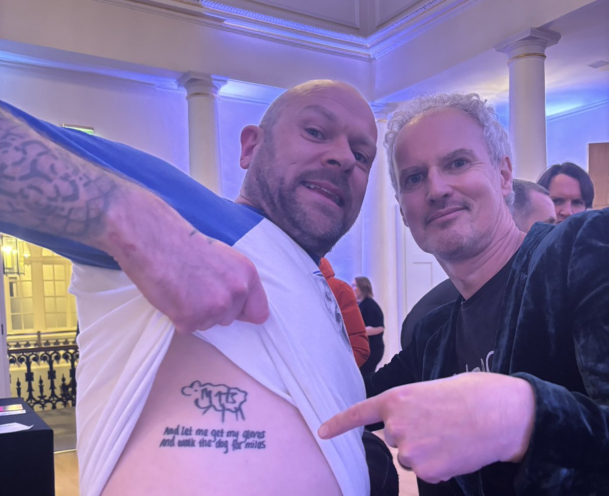 MullHistorical's tweet photo. Okay so this fine gent has to be โSocietyโ MoM (Member of the month) and well worthy of special mention at this yearโs @mullhistorical AGMs! ๐ ๐ Kudos for rockin the original first gen dog-in-wig t-shirt as well.
@ARedinburgh @LNFGlasgow ๐พ #BarcodeBypass (verse 1) #doglovers https://t.co/Gi4yym8OxR