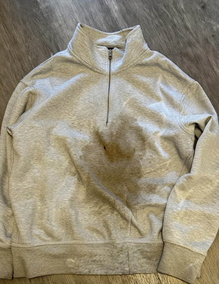 doaenel's tweet image. My wife came up to me this morning, furious.

She pointed towards her pyjamas and told me that while she slept, our cats shit on her stomach.

I kept silent.

What my wife doesn’t know is that it wasn’t the cats;

It was me.

After playing League of Legends for 17 hours…