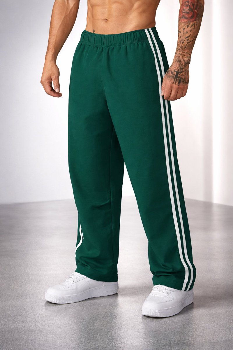 URBNByTimo's tweet photo. Bequem unterwegs – egal ob Alltag, Reise oder Freizeit 👖✈️
Diese Herren Jogginghose verbindet Komfort &amp; Style perfekt.
✔ angenehmer Fit
✔ moderner Look
✔ vielseitig kombinierbar

👉 Jetzt shoppen &amp; upgraden 🔥
#menswear #jogginghose #casualstyle #fashiondeals #onlineshopping https://t.co/5ngWKSRDco