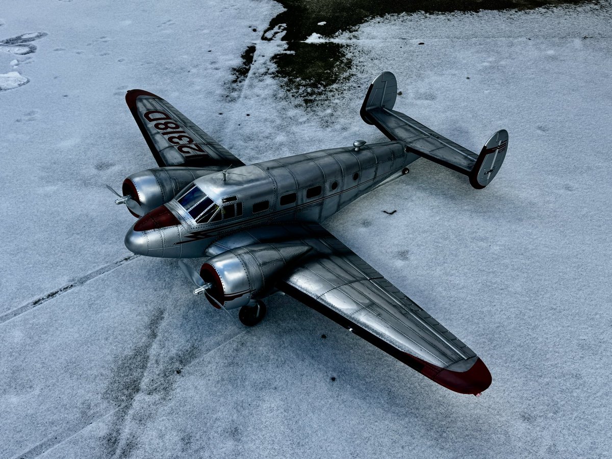 PopeOfPlastic's tweet photo. My latest RC custom. 1.5m Twin Beech, all custom paint. #rcairplane #thepopeofplastic #beechcraft https://t.co/GaQO9LO3Np