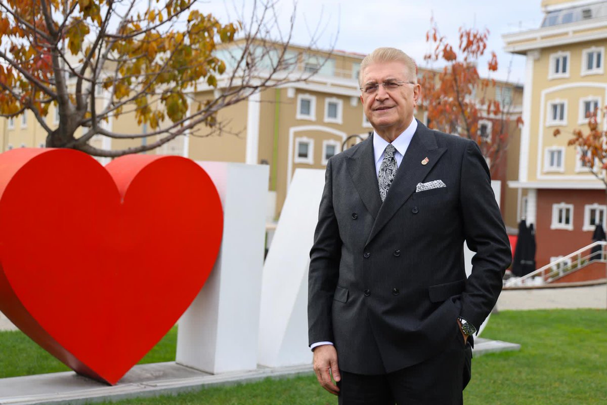 Bugün; 
verilen her nefesin bir emanet olduğunu hatırlama,
yaşanan her dersin bir lütuf olduğunu idrak etme günü.

Doğum günümde, yetmiş yıllık bir yolculuğun ardından
hayat bana şunu öğretti:
İnsanı büyüten, sahip oldukları değil,
taşıdığı sorumluluğun farkında oluşudur.

Bu