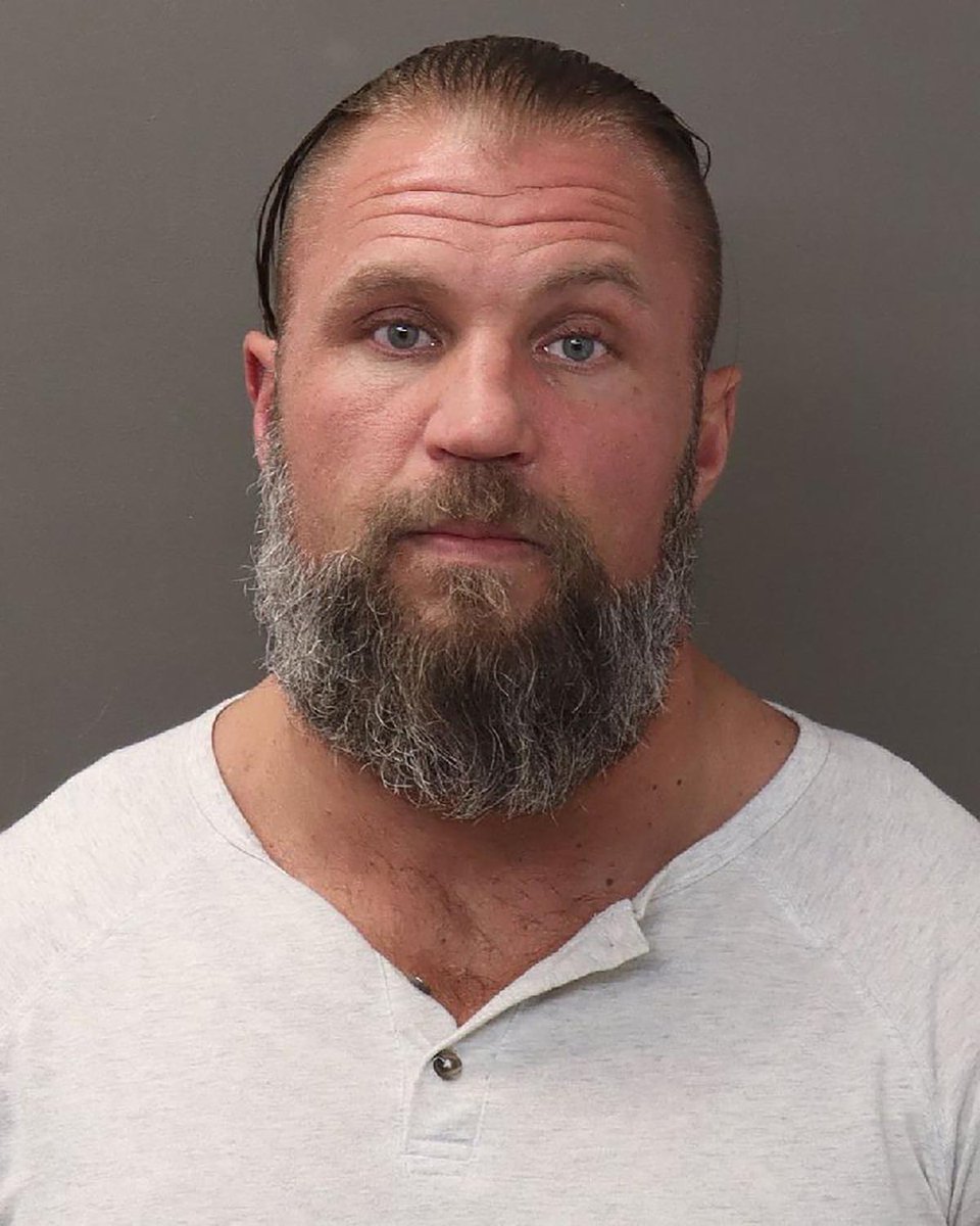 GeneralMCNews's tweet image. BREAKING: Vivek Ramaswamy’s bodyguard has been charged federally over alleged fentanyl and meth trafficking.