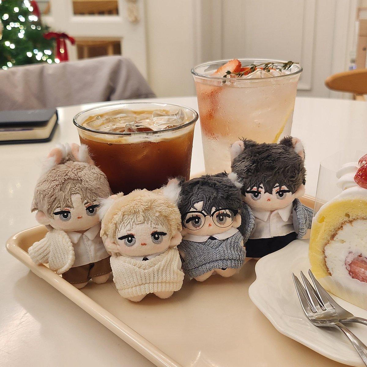 loversclub00's tweet image. #RT 추첨 맹밤한가족을 드립니다!

🌰 물가의 밤 5cm 솜인형
🌰 구성: 태주 의현 의영 해월

🌰 수요조사폼 링크
🔗: fondee.io/room/room_view…
🗓 1/9 00:30 ~ 1/12 00:30

#물가의밤 #물밤 #LowTideinTwilight #水辺の夜