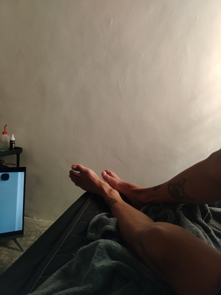 ismuffintime20's tweet photo. 🦶🏻Despertando https://t.co/1FnXpEYhbC