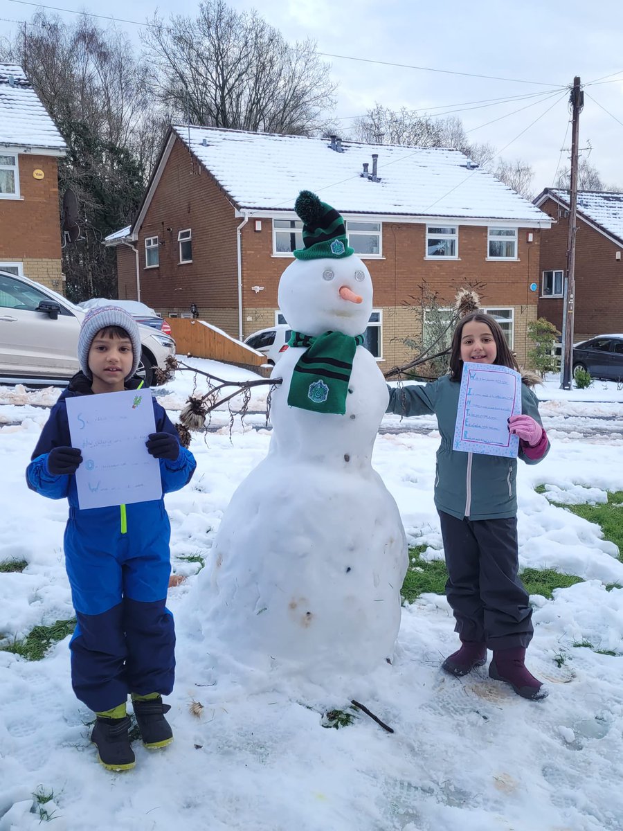 elenacriv's tweet photo. @StMaryB17 snow day and creative learning ✔️ https://t.co/hovyrbua76