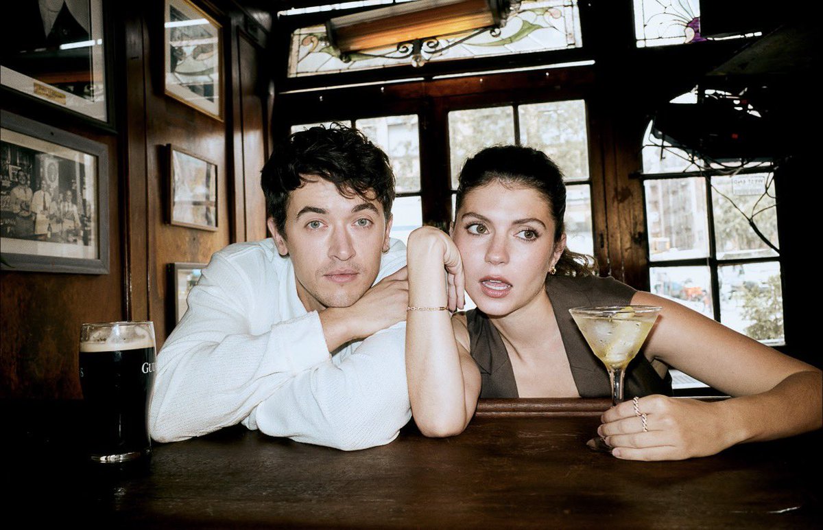 FilmUpdates's tweet image. Tom Blyth and Emily Bader photographed by Matthew Sprout for Netflix