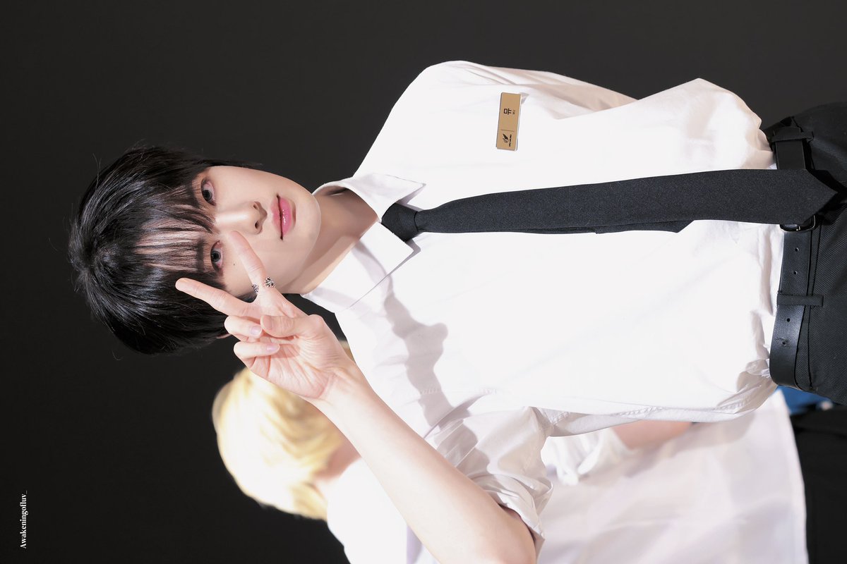 っ⩊＜ tweet media