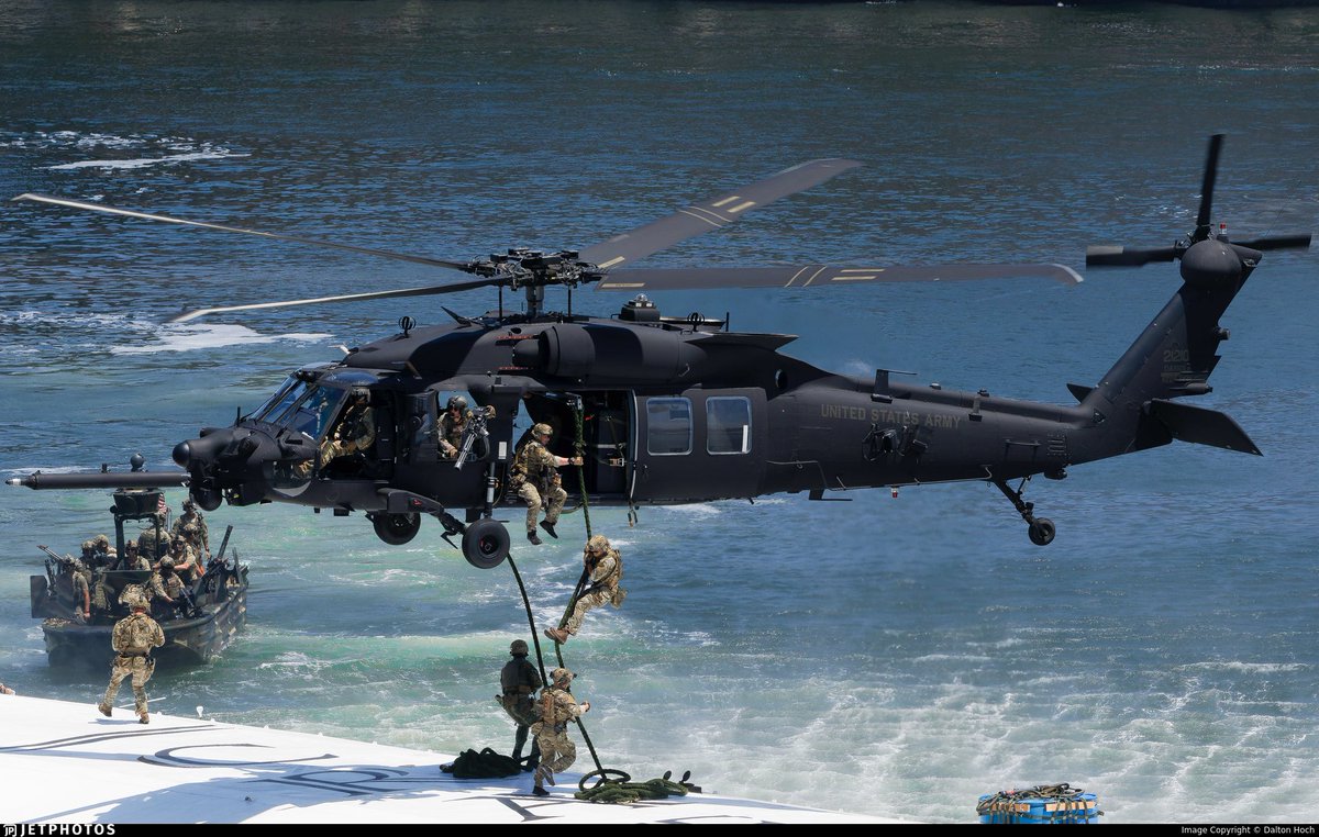 facuc150's tweet image. Me encanta el MH-60M de los Night Stalkers, debe ser por la dosis de Black Hawk Down que tuve en mi vida