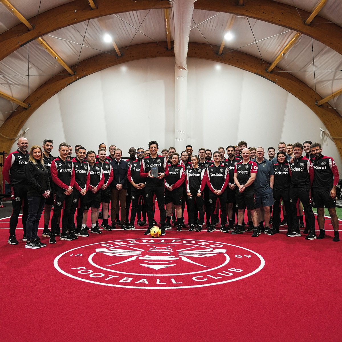 A team effort 🫶

Our win at Everton was the LMA Everest Men’s Performance of the Week 🐝❤️