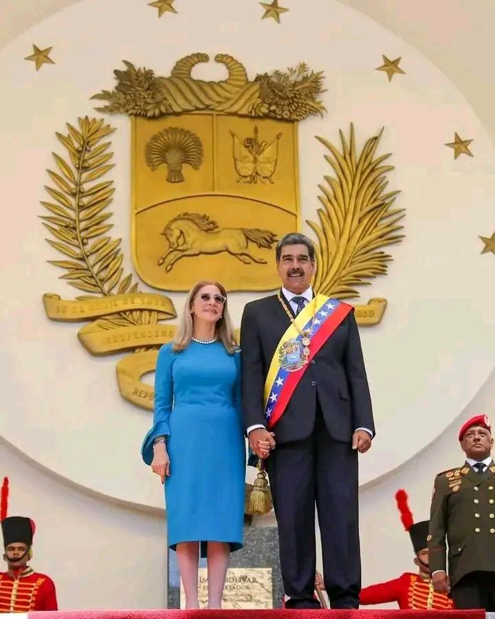 El presidente de Venezuela, Nicolás Maduro, emitió sus primeras declaraciones ante un tribunal de Nueva York tras su secuestro en medio de la agresión militar de EE.UU. en territorio venezolano.
🗣️ "Soy el presidente de Venezuela y me considero prisionero de guerra. #Maduro