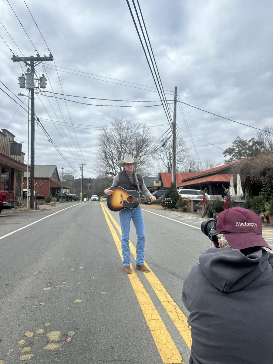 Timothy Wayne tweet media